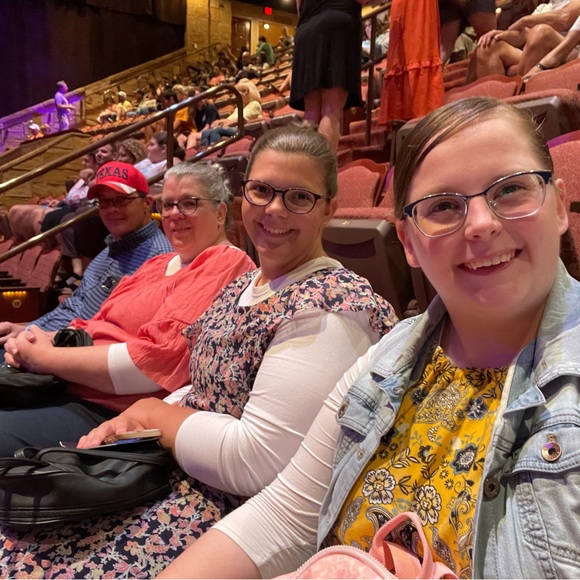 Meet your Posher, Elizabeth - Picture 7 of 8